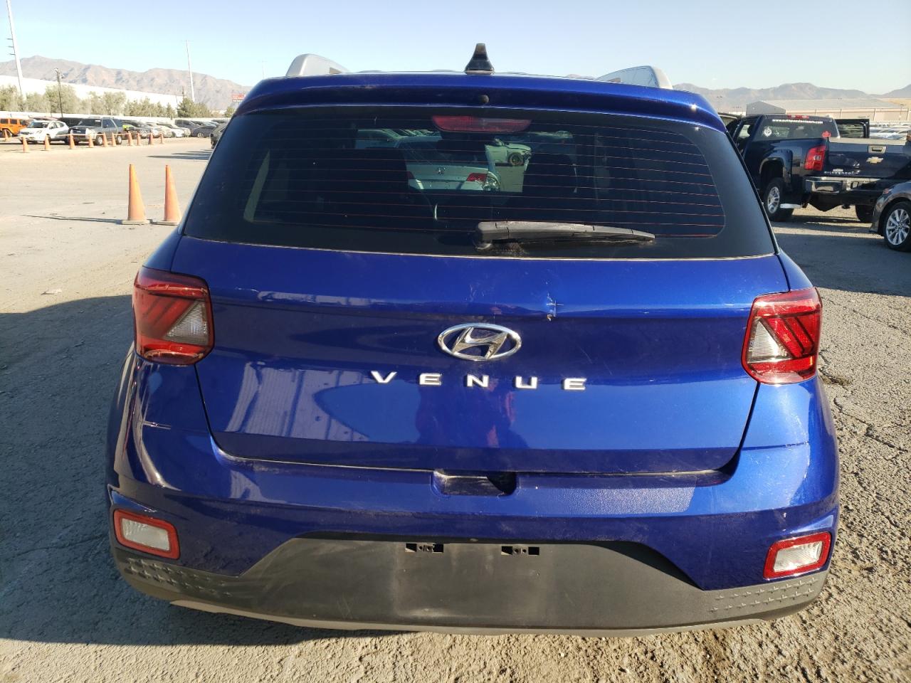 2020 Hyundai Venue Sel VIN: KMHRC8A32LU019647 Lot: 74857924