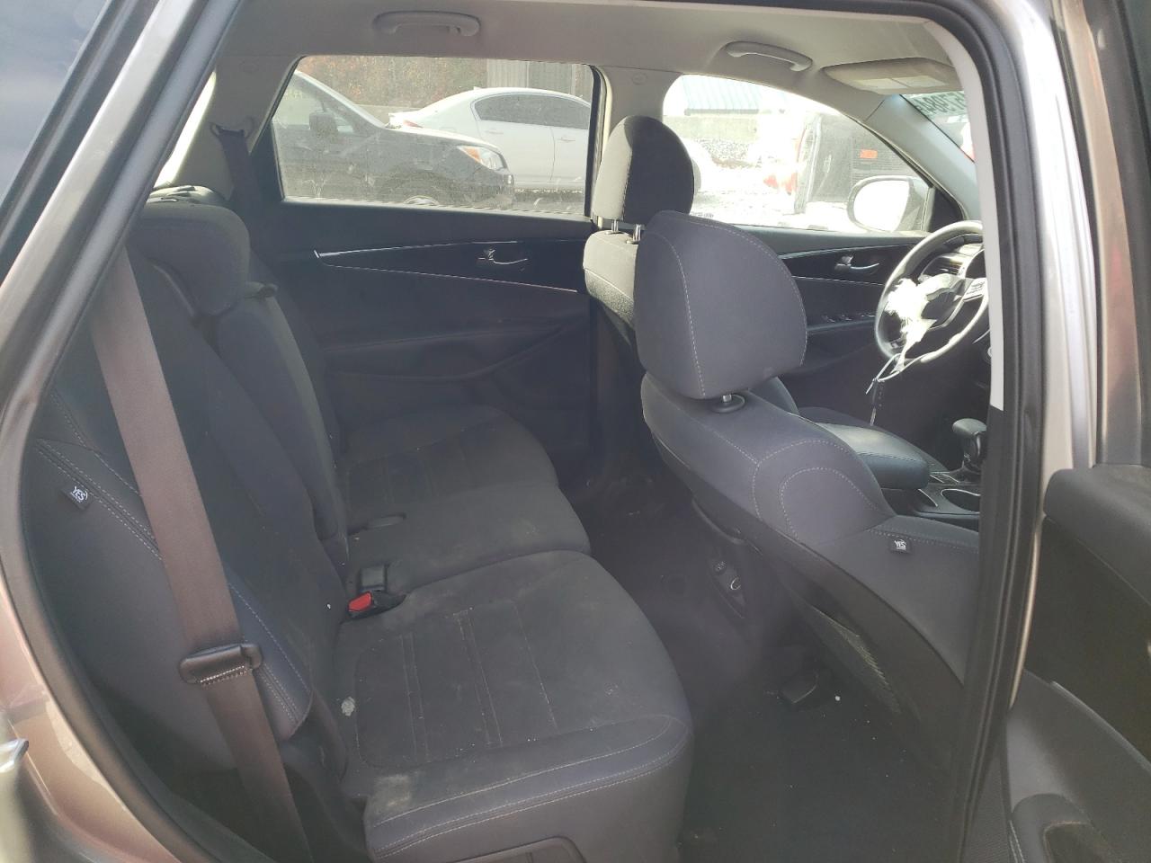 2019 Kia Sorento - Image 12