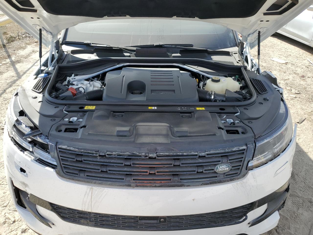 2024 Land Rover Range Rover - Image 11