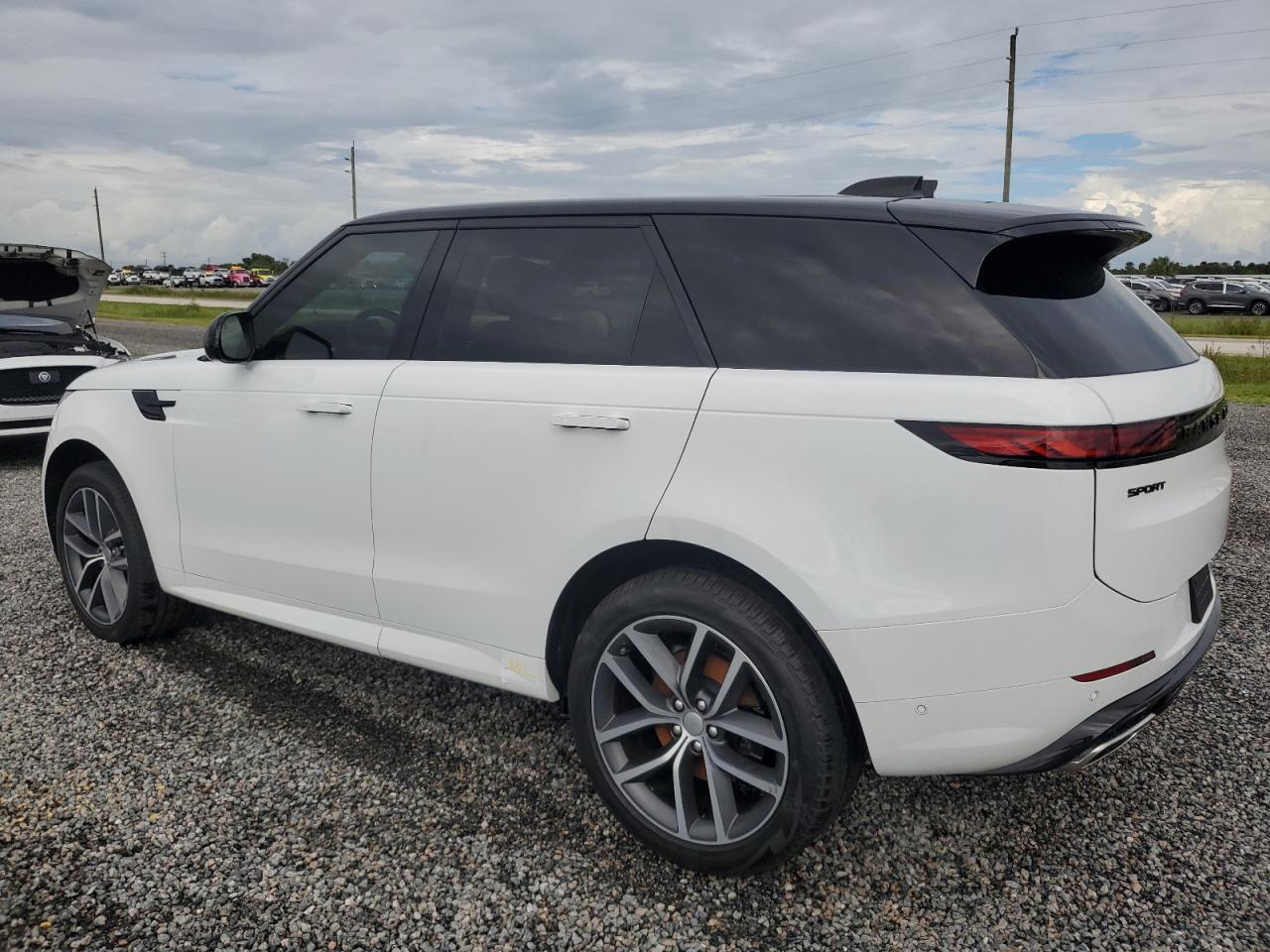 2023 Land Rover Range Rover - Image 2