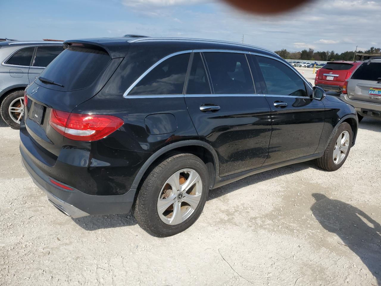 2017 Mercedes-Benz GLC - Image 3