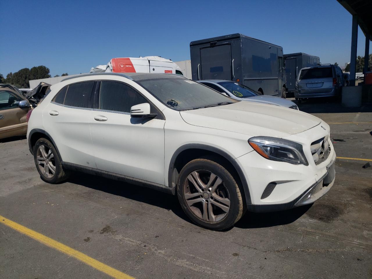 VIN WDCTG4GB2FJ100220 2015 MERCEDES-BENZ GLA-CLASS no.4