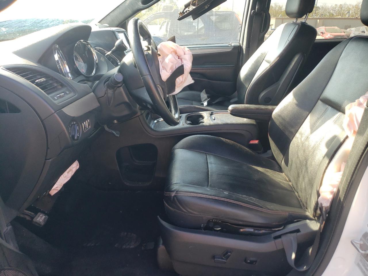 2016 Dodge Caravan - Image 7