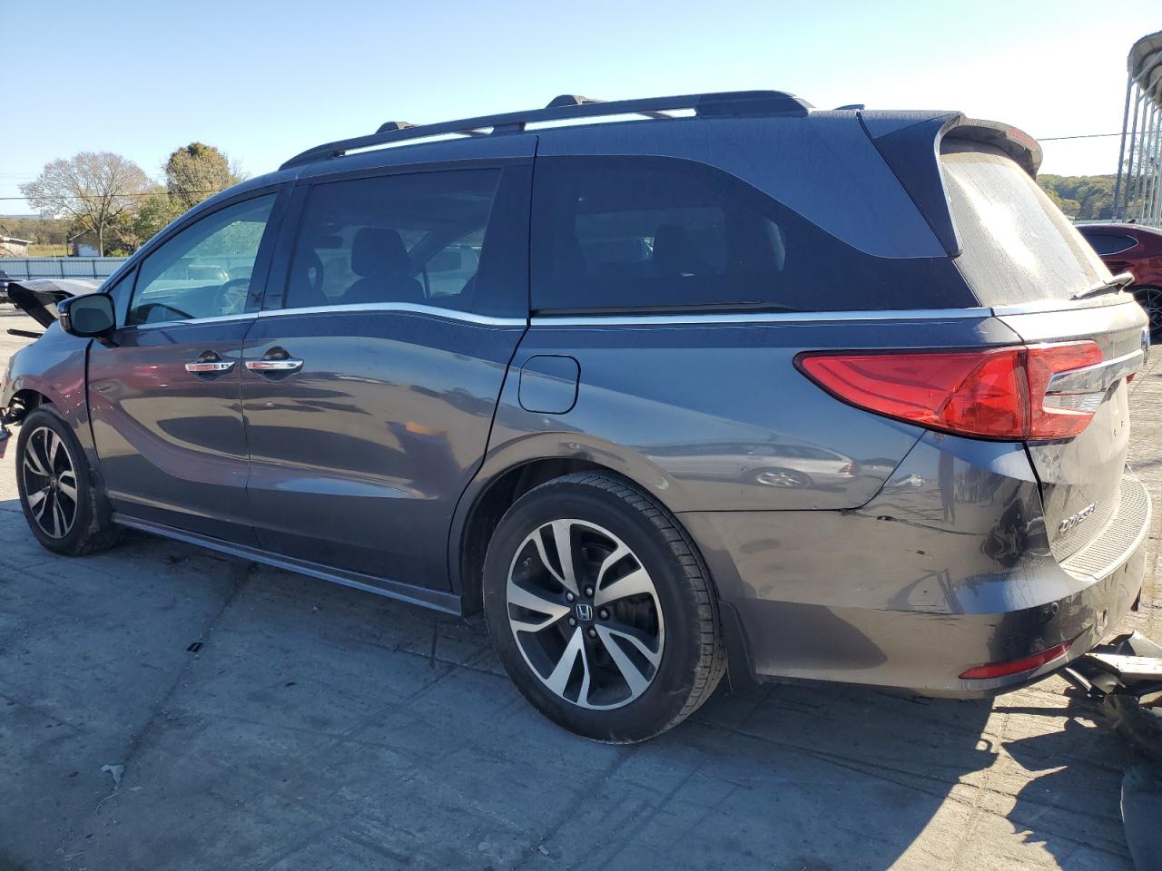 2019 Honda Odyssey - Image 2