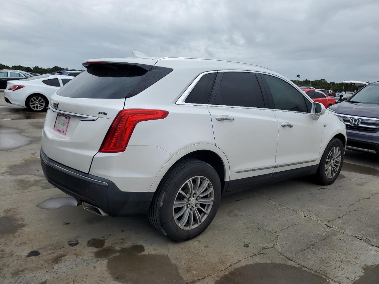 2017 Cadillac XT5 - Image 3