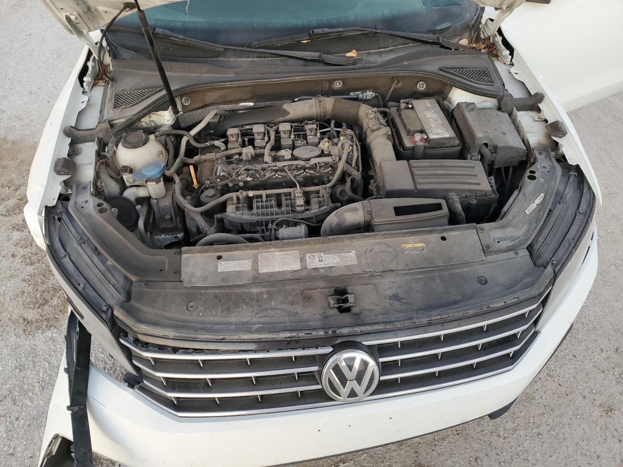 1VWLA7A37KC013984 2019 Volkswagen Passat Wolfsburg