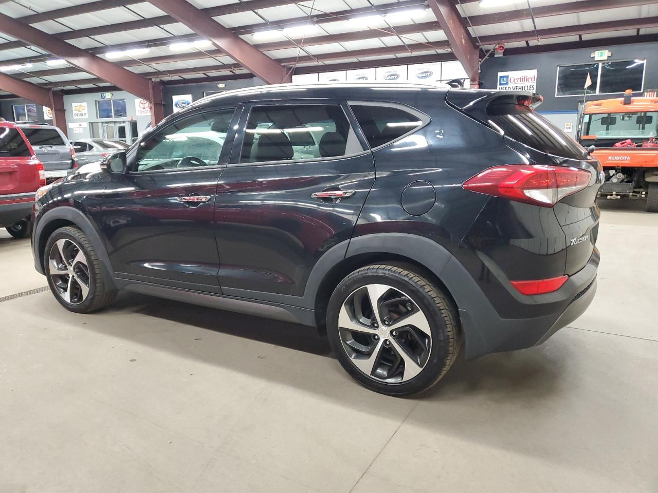 KM8J3CA22GU058901 2016 HYUNDAI TUCSON - Image 2