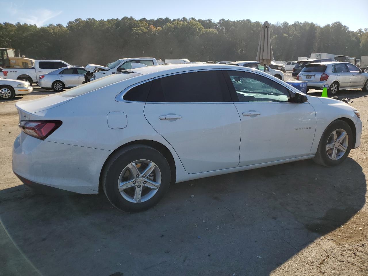 2022 Chevrolet Malibu - Image 3