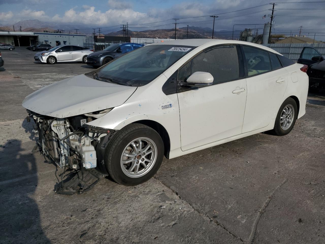 VIN JTDKARFP2H3067269 2017 TOYOTA PRIUS no.1