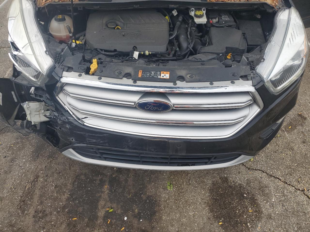 1FMCU0JD1HUC62810 2017 Ford Escape Titanium