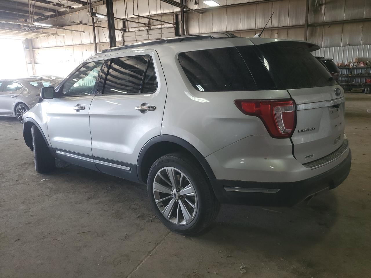 VIN 1FM5K8F85JGB33613 2018 FORD EXPLORER no.2