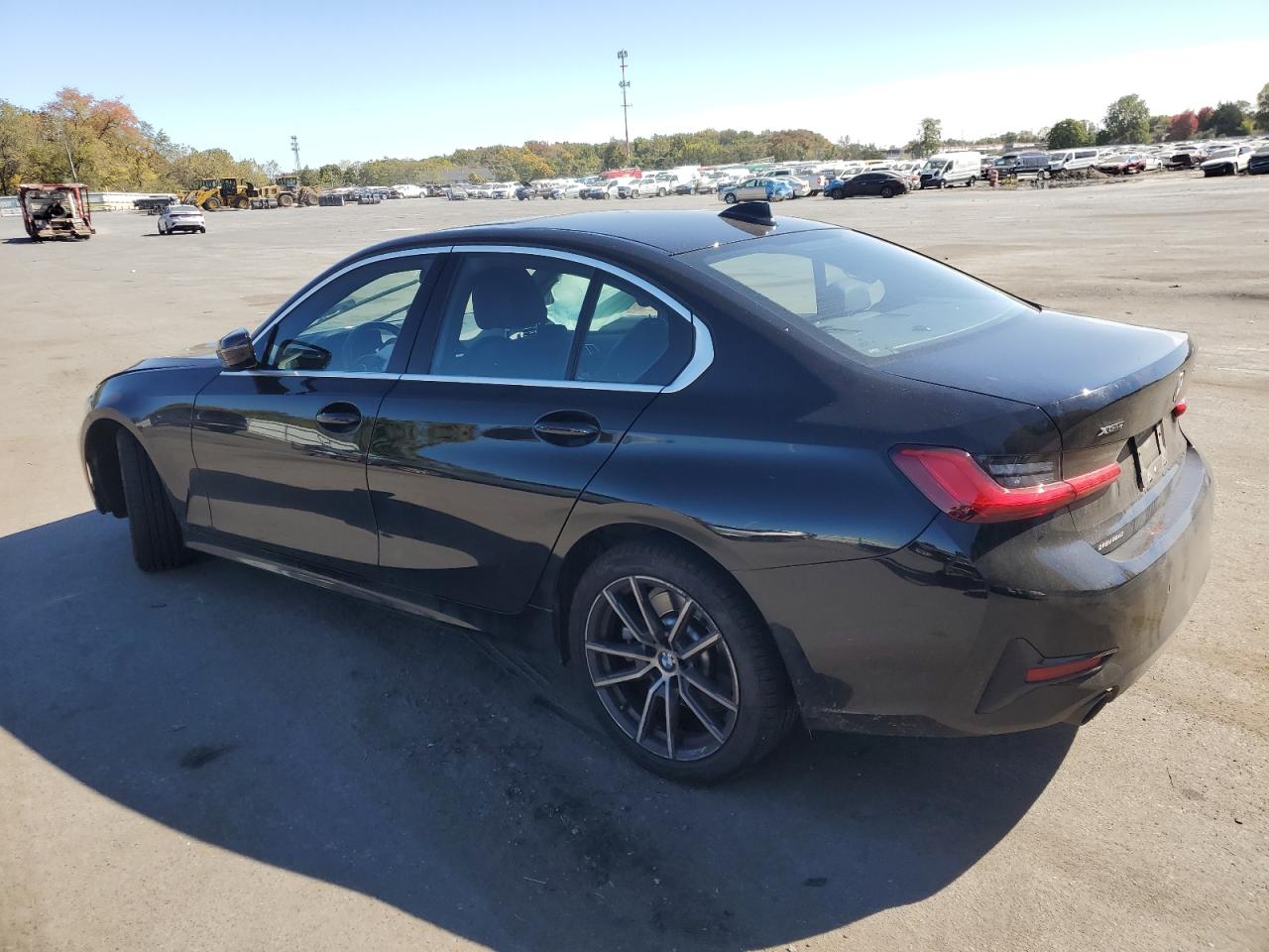 VIN WBA5R7C54KAJ86678 2019 BMW 3 SERIES no.2