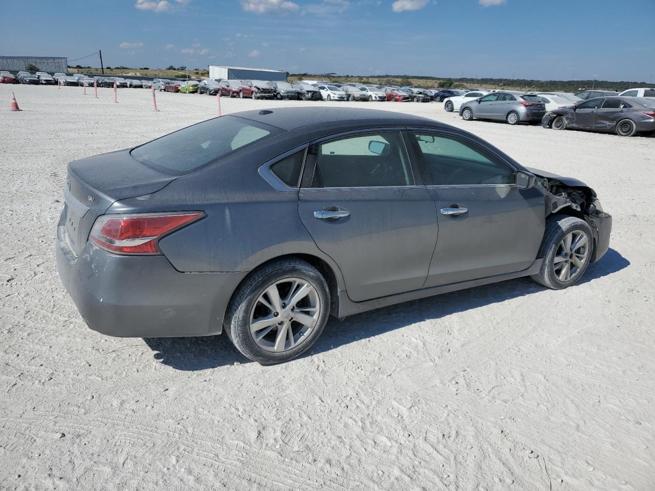 2015 Nissan Altima - Image 3