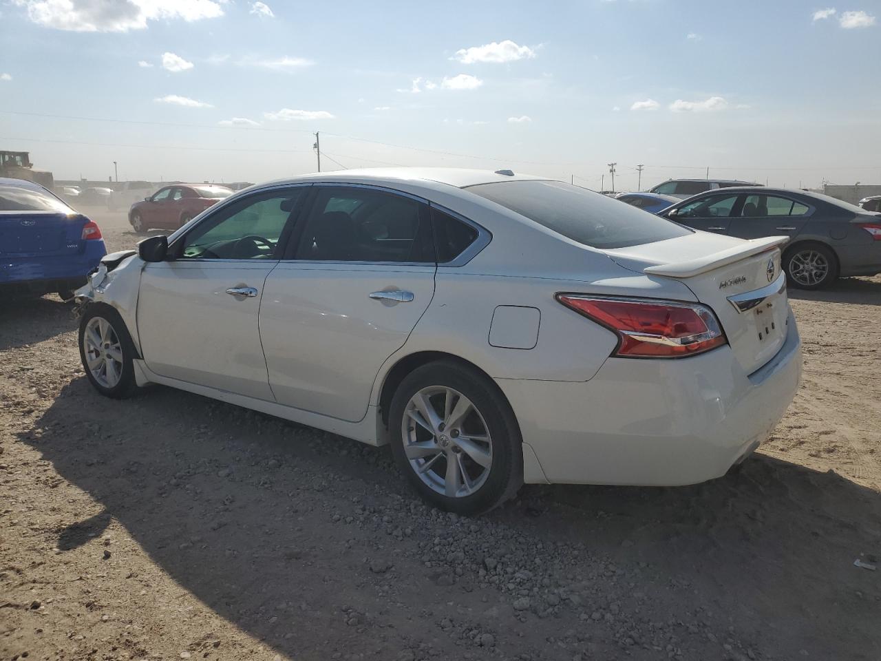 2014 Nissan Altima - Image 2