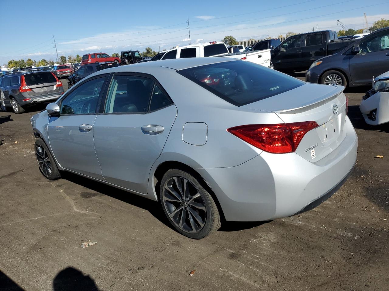 VIN 2T1BURHE1JC036255 2018 TOYOTA COROLLA no.2