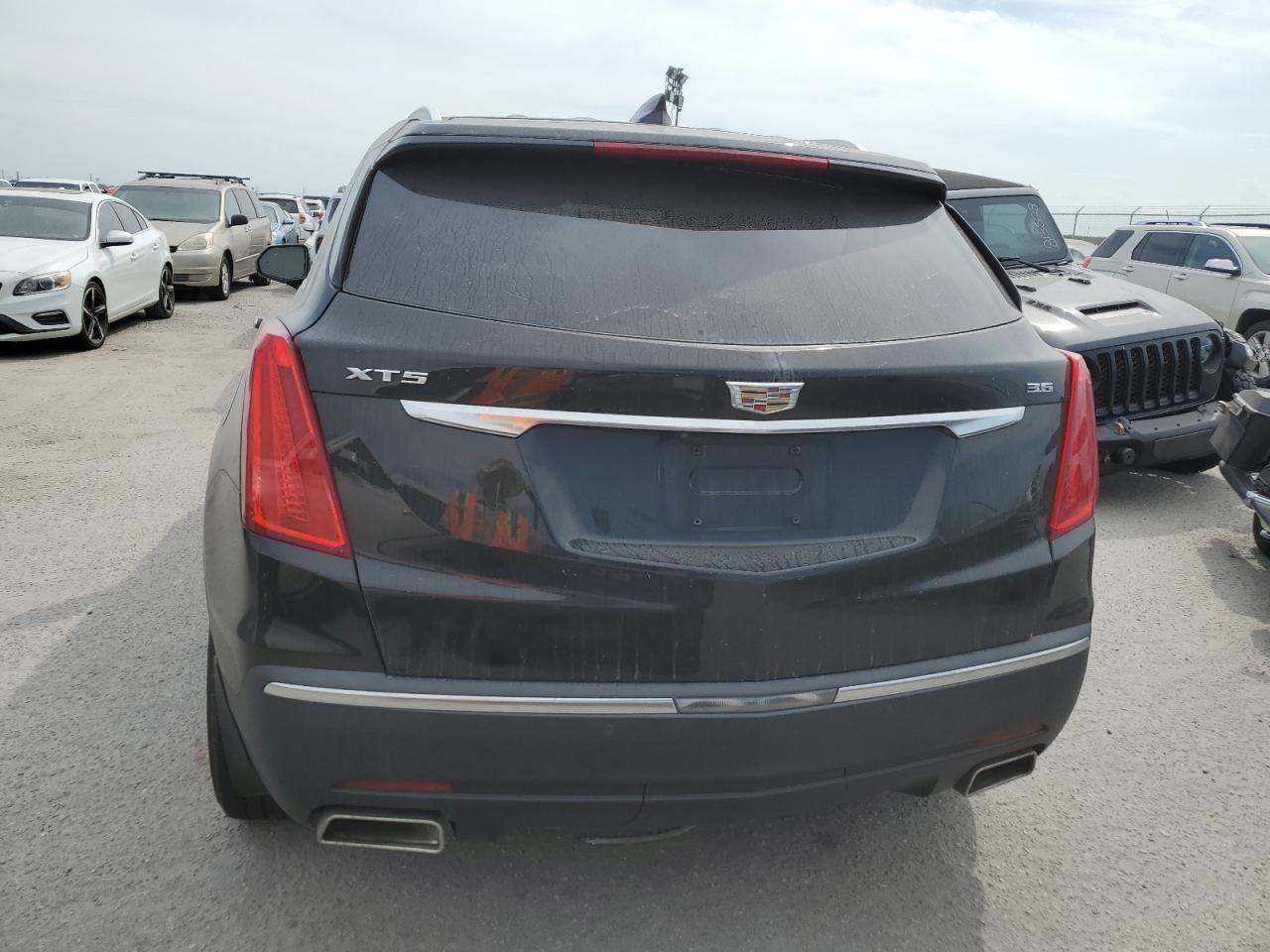 2017 Cadillac Xt5 Luxury VIN: 1GYKNBRSXHZ175612 Lot: 76343654