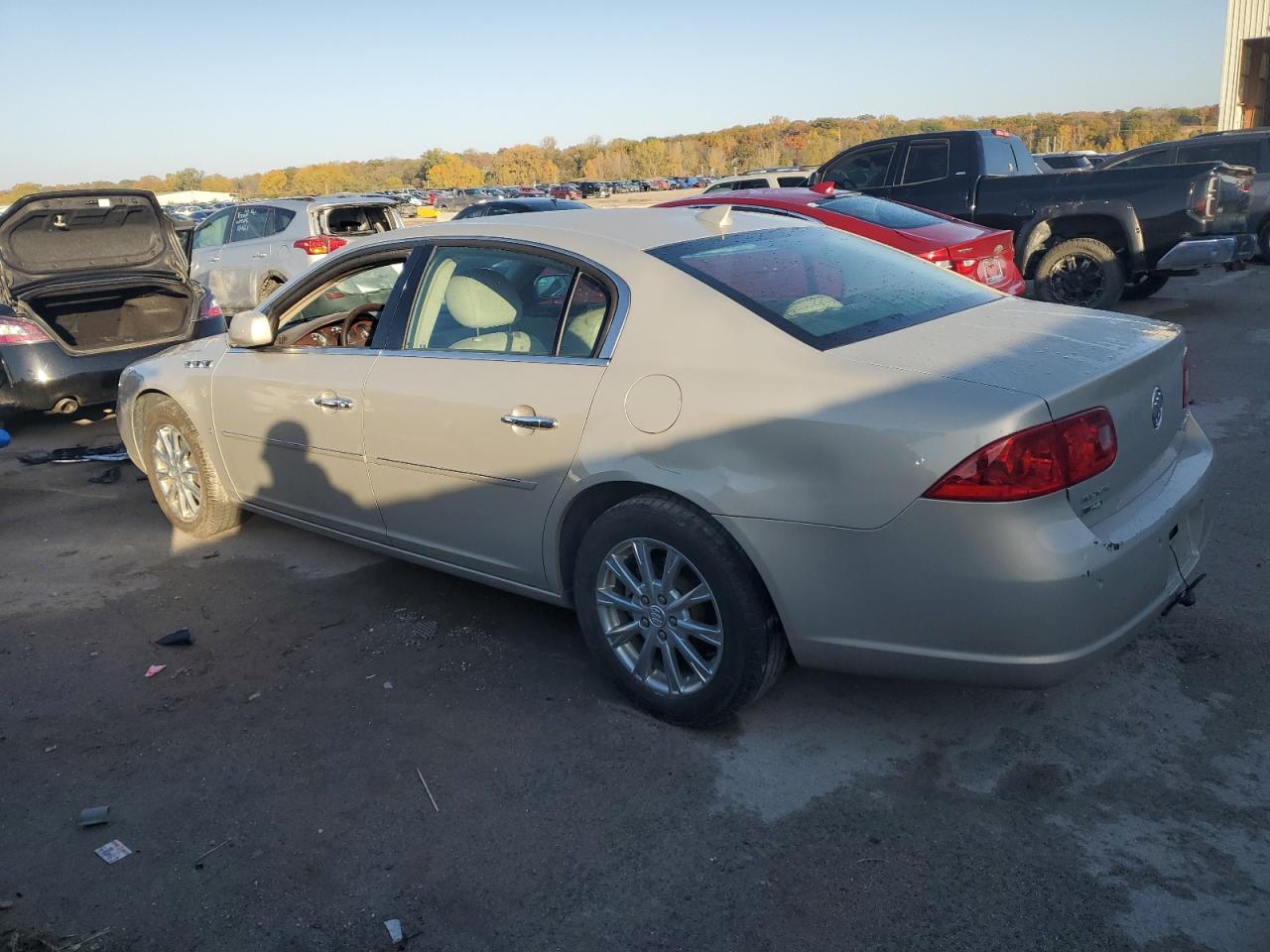 2009 Buick Lucerne - Image 2