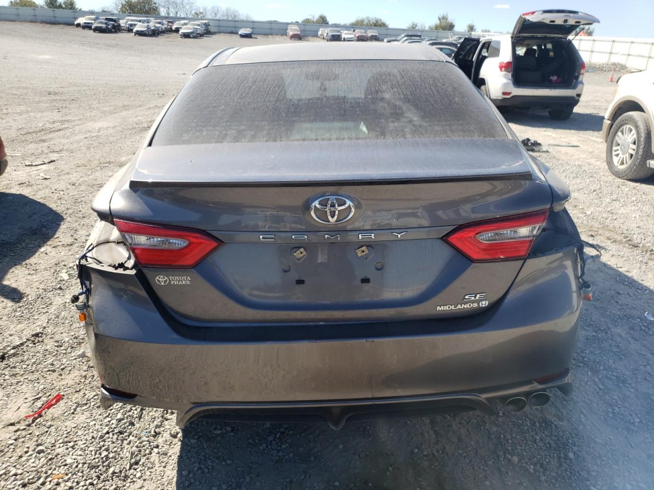 VIN 4T1B11HK0JU110134 2018 TOYOTA CAMRY no.6