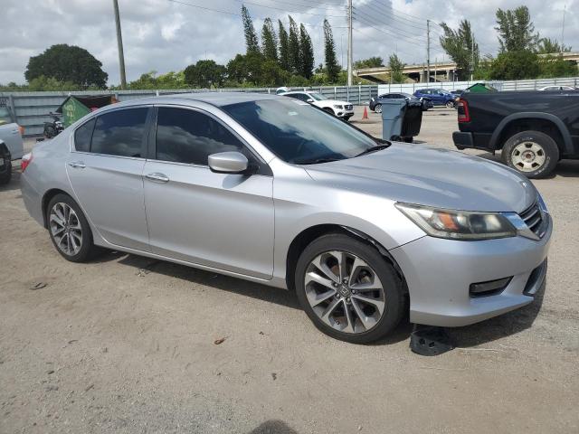 Sedans HONDA ACCORD 2014 Srebrny