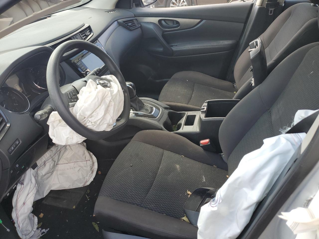 2020 Nissan Rogue - Image 7