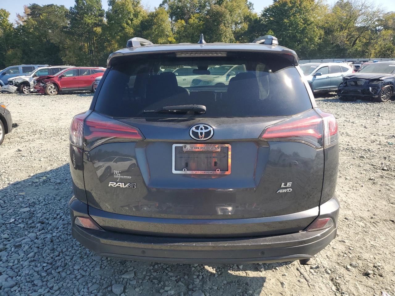 2018 Toyota RAV 4 - Image 6