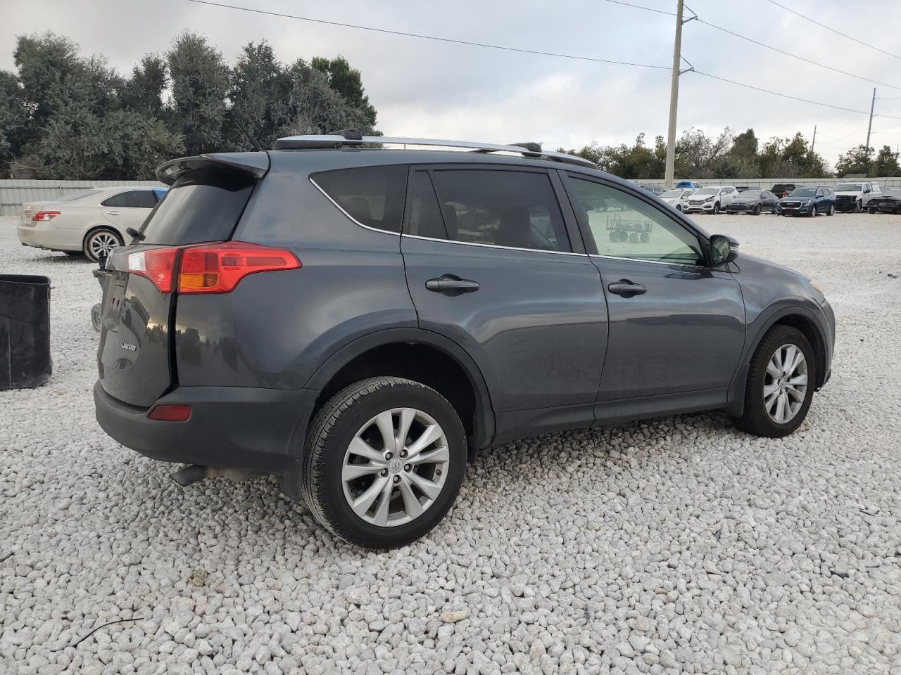2015 Toyota RAV 4 - Image 3