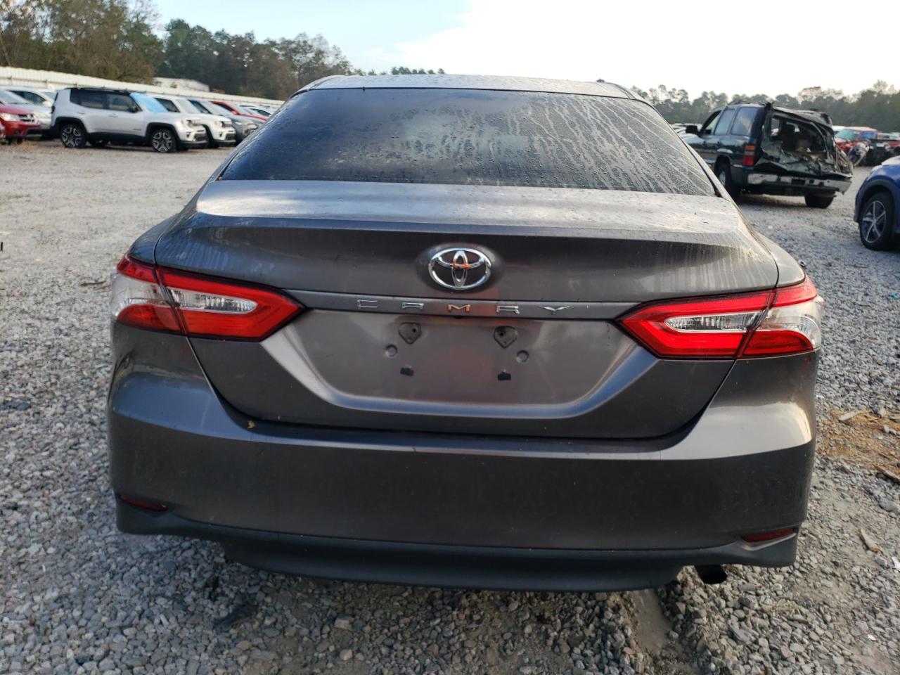 4T1B11HK3JU607551 2018 Toyota Camry L