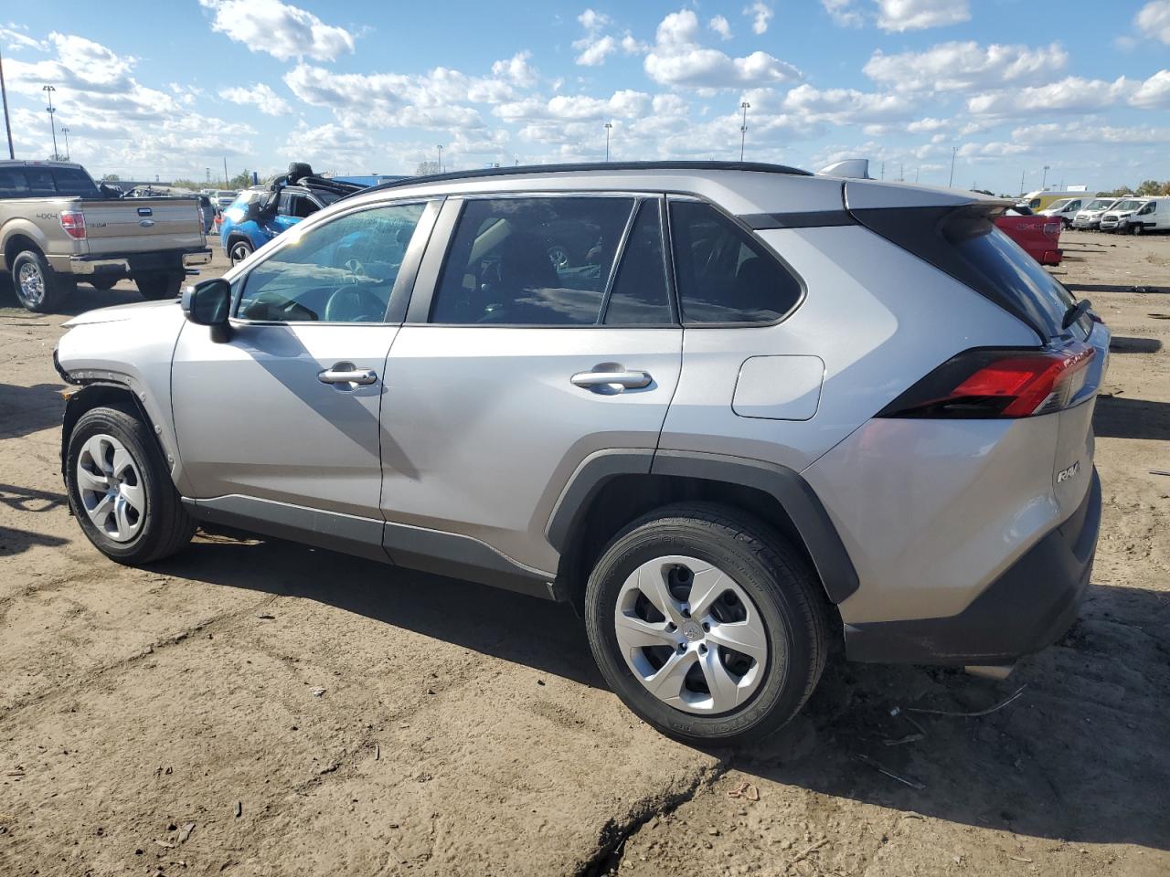 2T3F1RFV7KC021829 2019 Toyota Rav4 Le