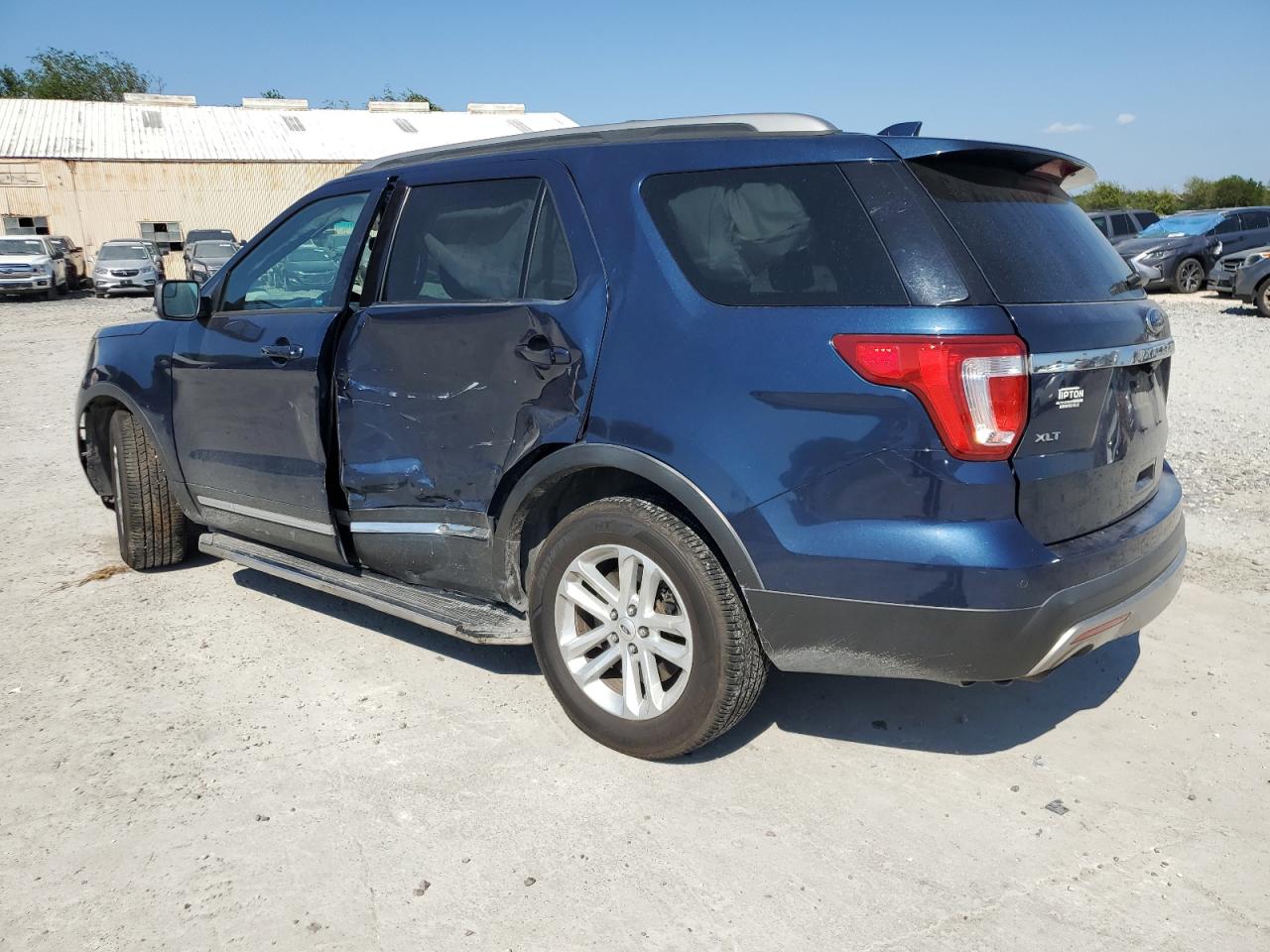 2016 Ford Explorer - Image 2