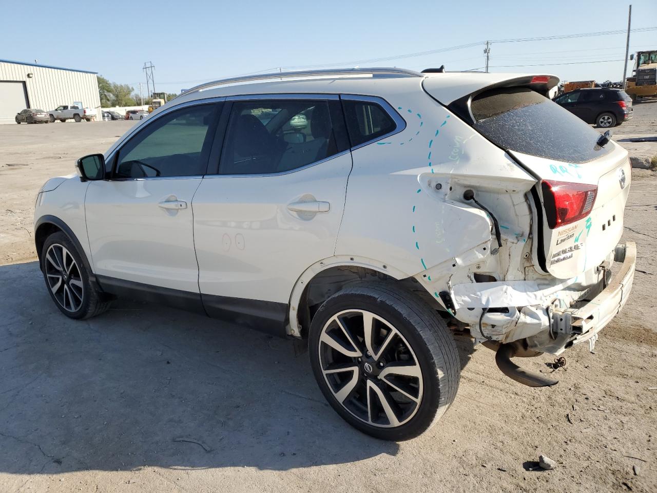 2018 Nissan Rogue - Image 2