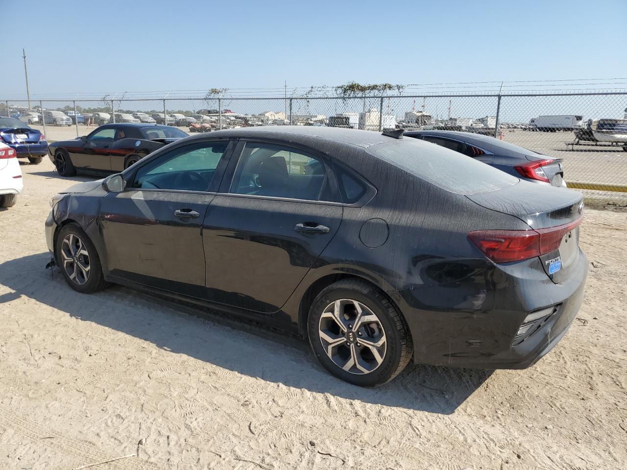 VIN 3KPF24AD4KE052433 2019 KIA FORTE no.2