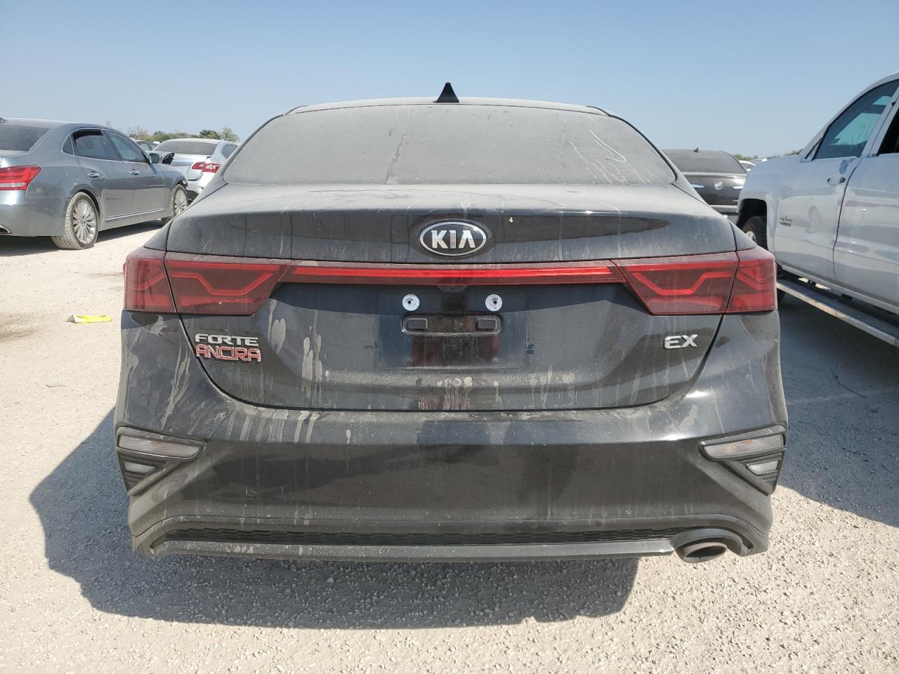 3KPF54AD3LE217476 2020 Kia Forte Ex