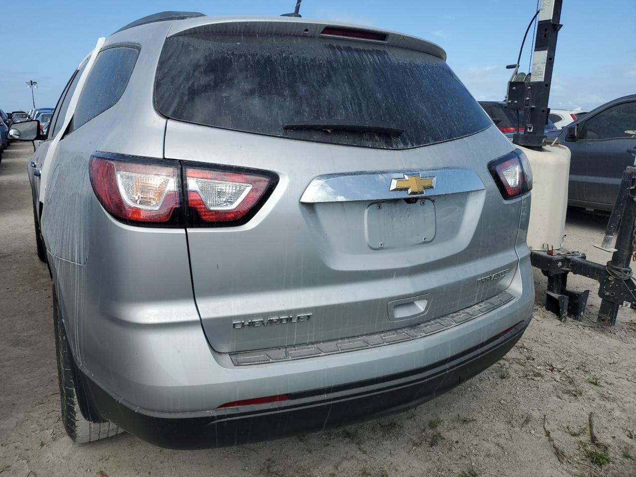 1GNKRFKD7GJ180932 2016 Chevrolet Traverse Ls