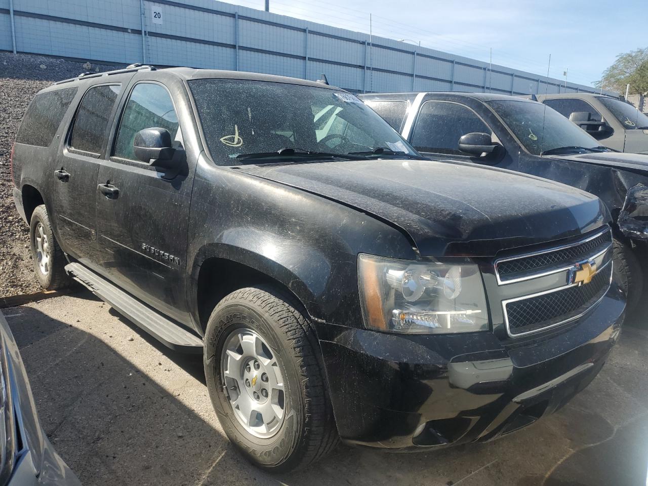 2014 Chevrolet Suburban - Image 4