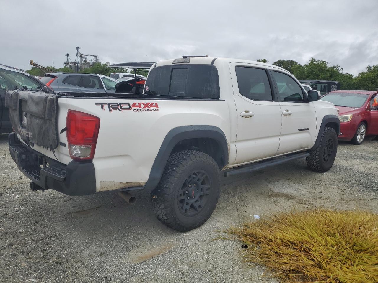 2017 Toyota Tacoma - Image 3