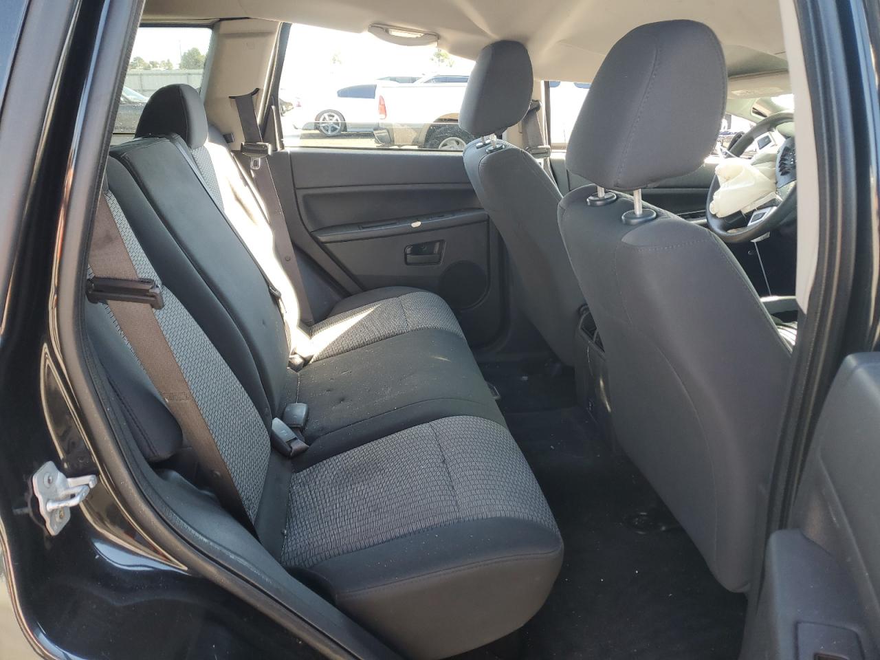 2008 Jeep Grand Cherokee - Image 11