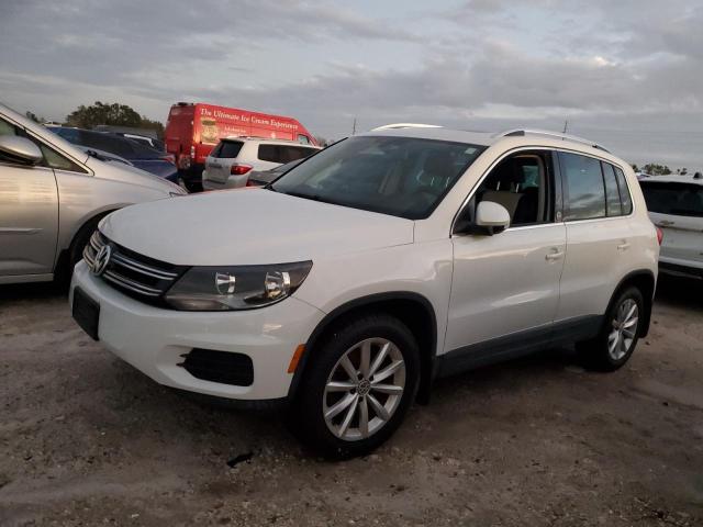 2017 Volkswagen Tiguan Wolfsburg за продажба в Riverview, FL - Water/Flood