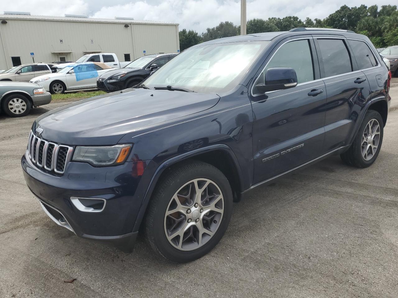 1C4RJEBG4JC369942 2018 JEEP GRAND CHEROKEE - Image 1