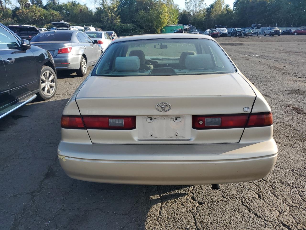 1998 Toyota Camry Ce VIN: 4T1BG22K0WU385667 Lot: 73209794