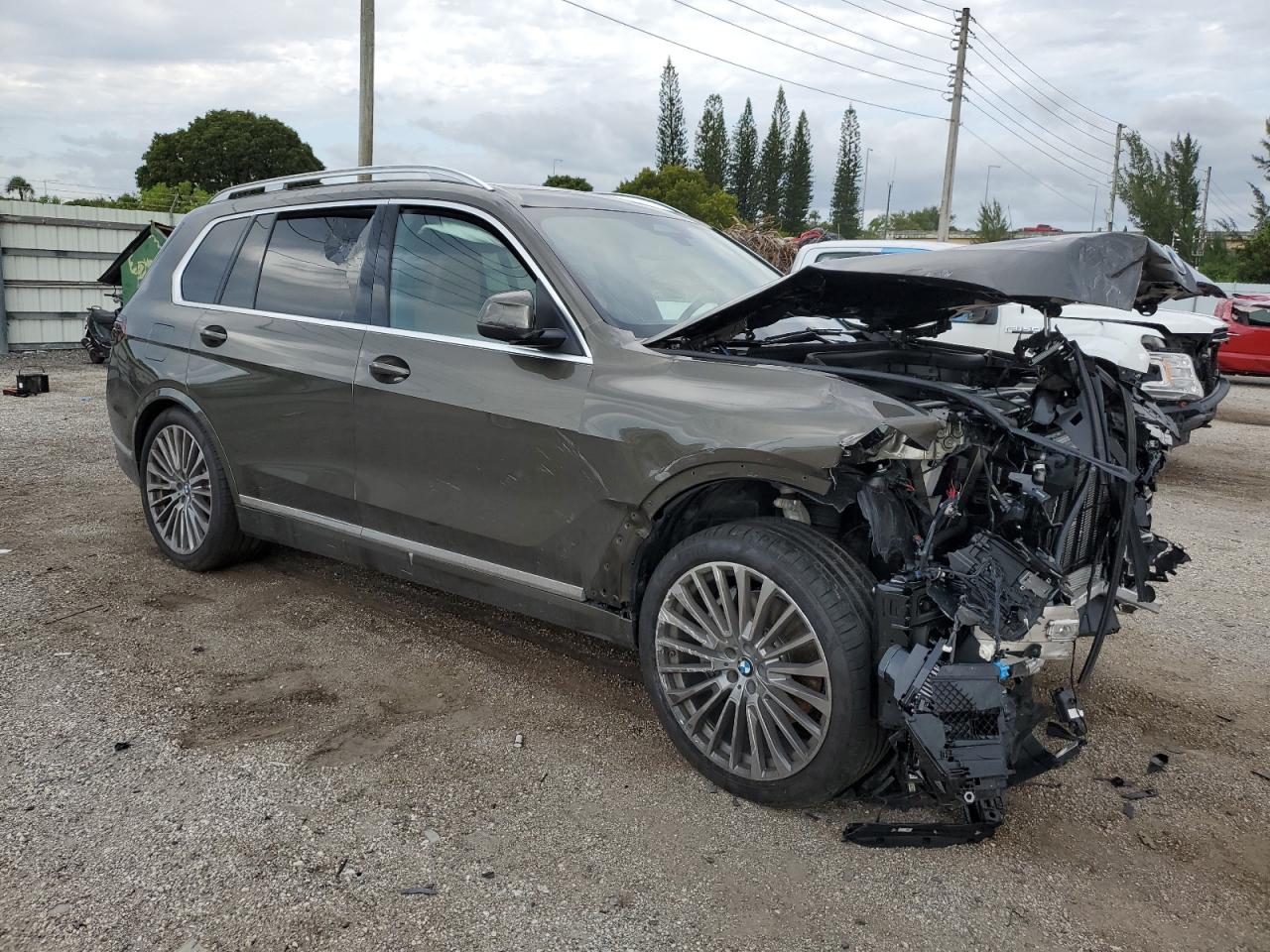 VIN 5UX23EM01S9W42750 2025 BMW X7 no.4