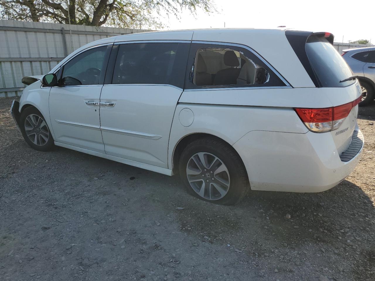 VIN 5FNRL5H94FB095932 2015 HONDA ODYSSEY no.2