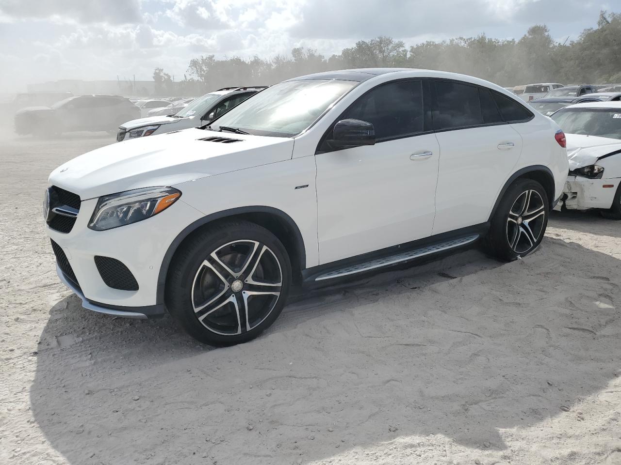 2016 Mercedes-Benz GLE - Image 1