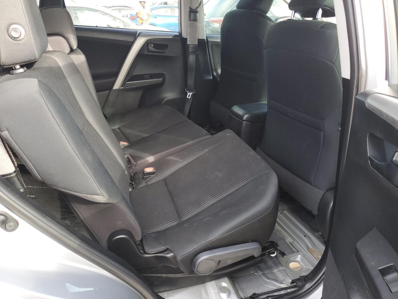 2017 Toyota RAV 4 - Image 11