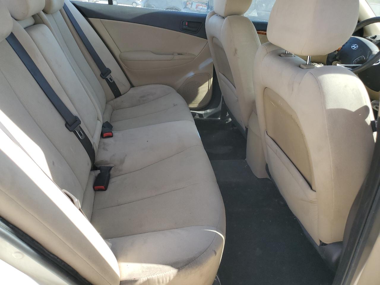 2010 Hyundai Sonata - Image 10