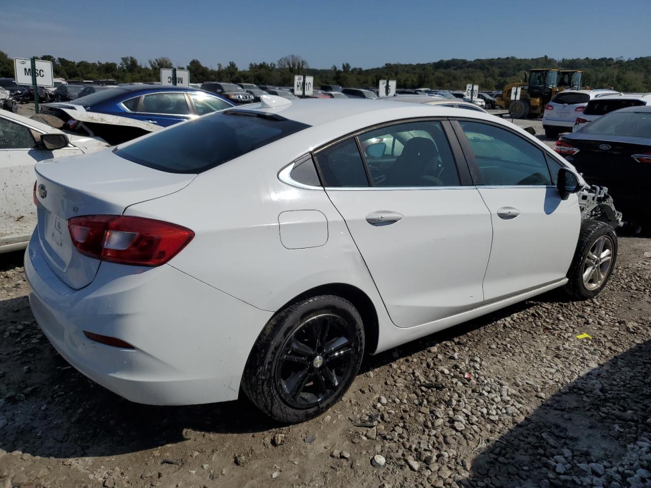 2018 Chevrolet Cruze - Image 3