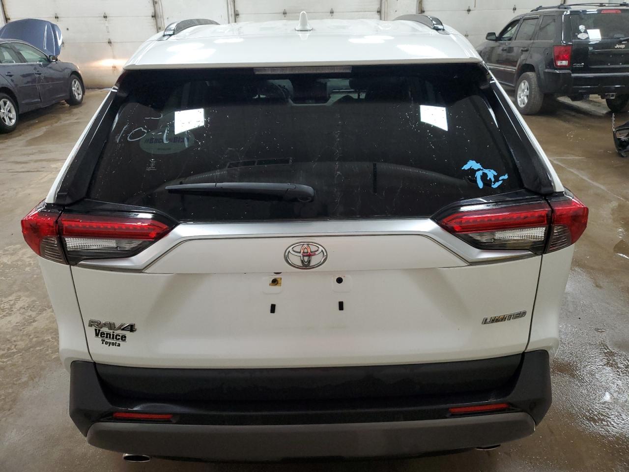 2019 Toyota RAV 4 - Image 6