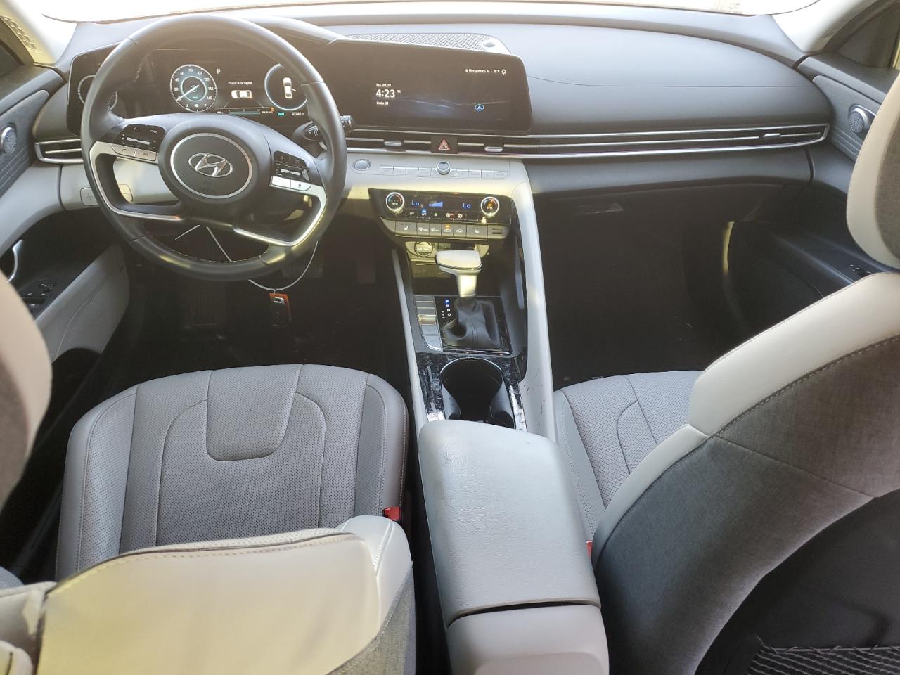 2023 Hyundai Elantra - Image 8