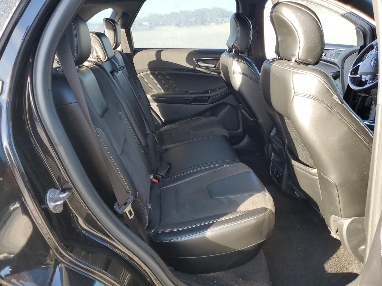 2019 Ford Edge - Image 12