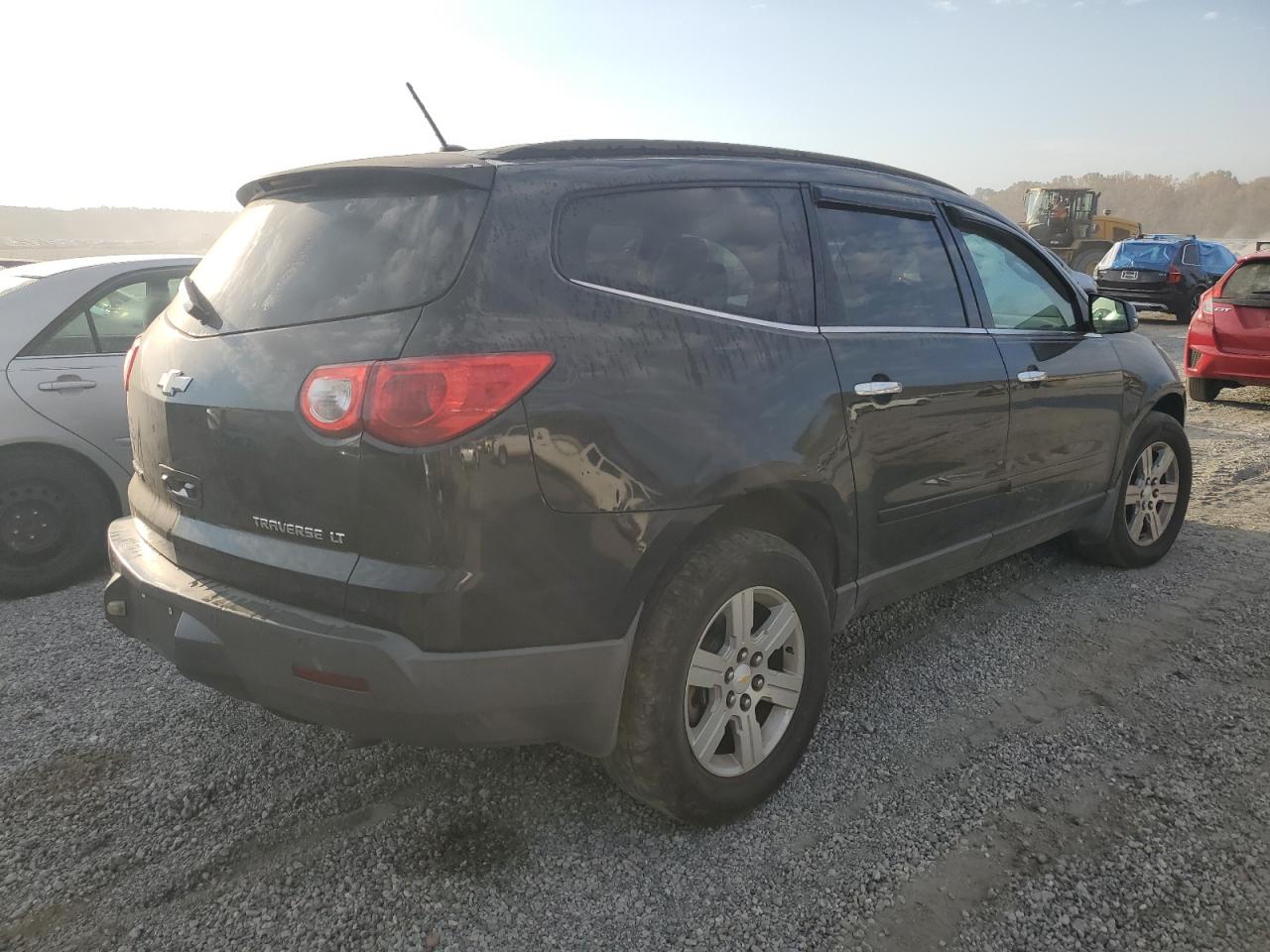 2010 Chevrolet Traverse - Image 3