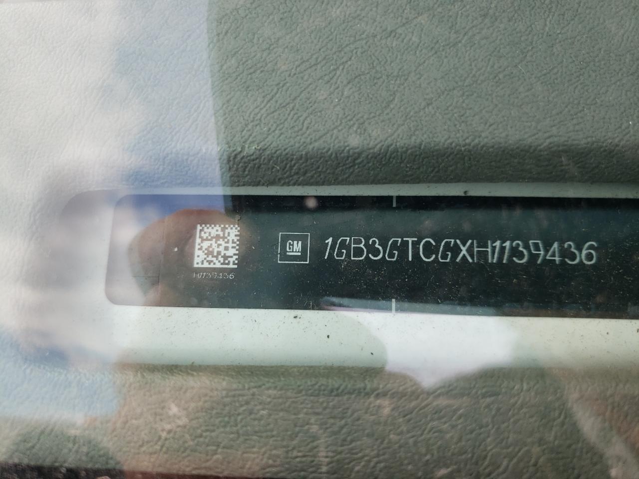 2017 Chevrolet Express - Image 13
